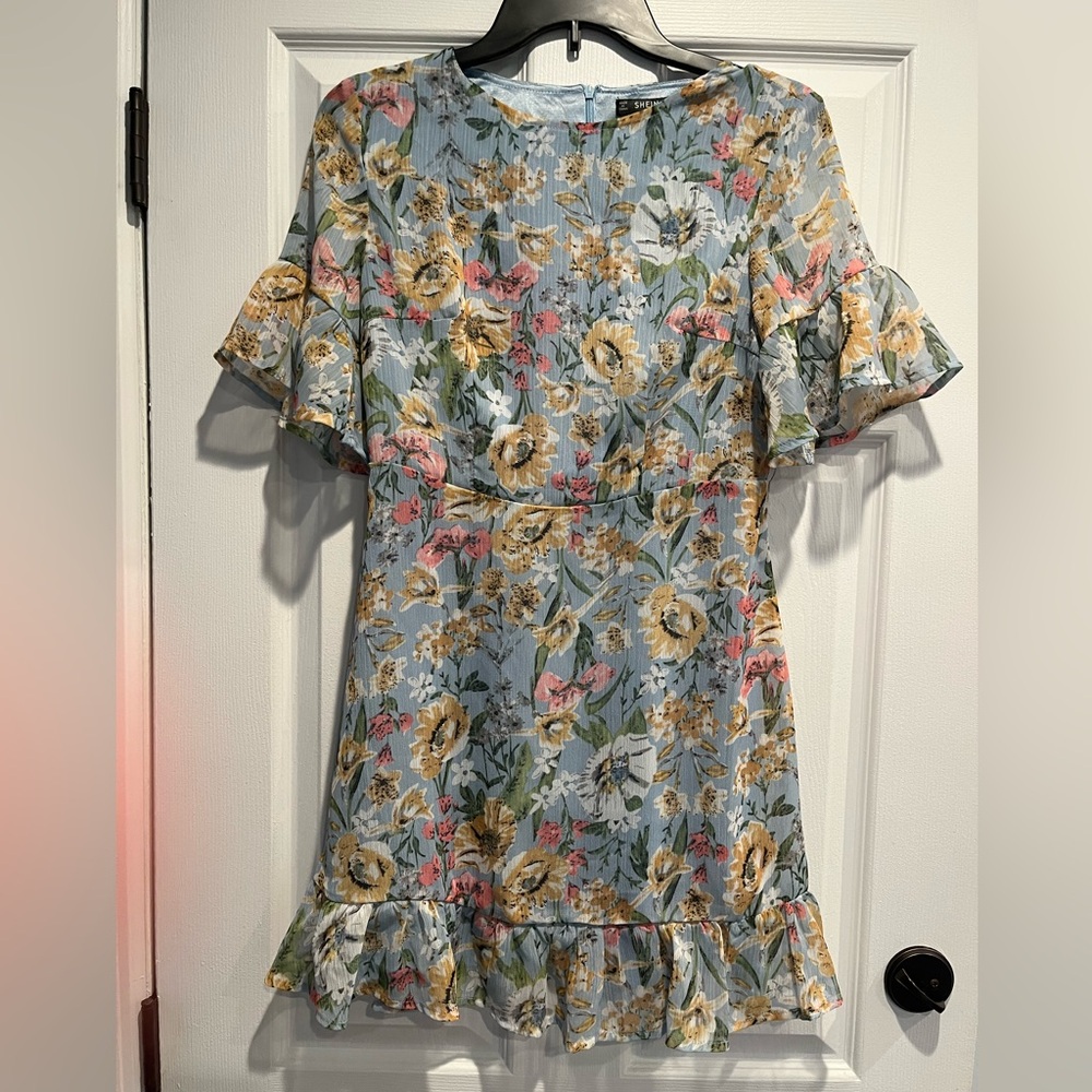 SHEIN Light Green Floral Dress
